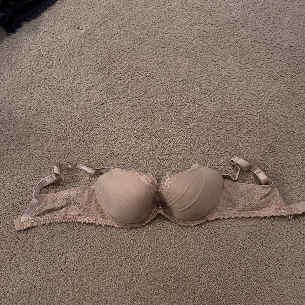 Chantelle Tan T-Shirt Bra with Underwire and Decorative Bows